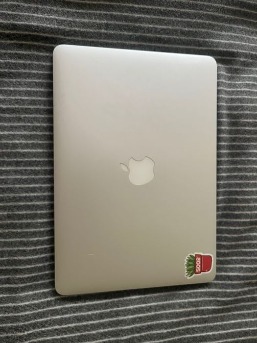 MacBook Pro (Retina, 13-inch, Early 2015)64737812552962120
