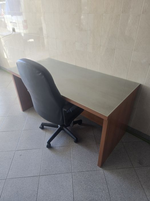 Secretaria mais cadeira