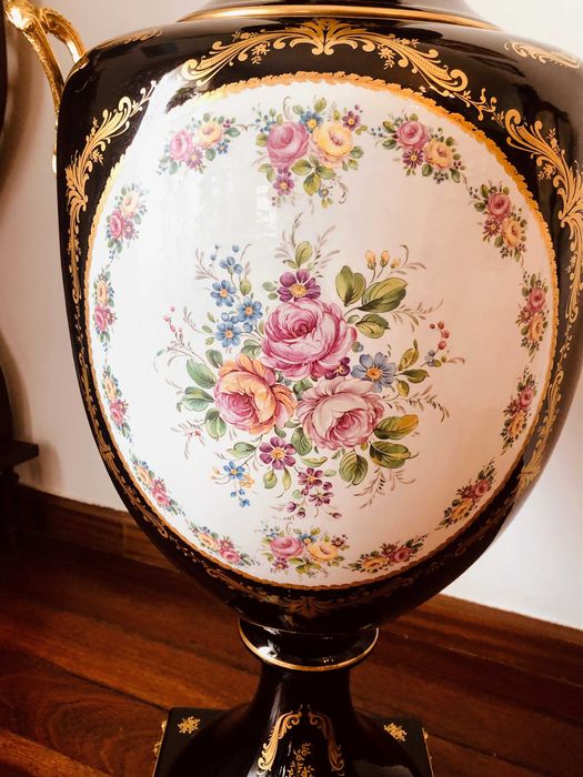 Jarrão pintado à mão "Limoges" com pegas revestidas com banho de ouro