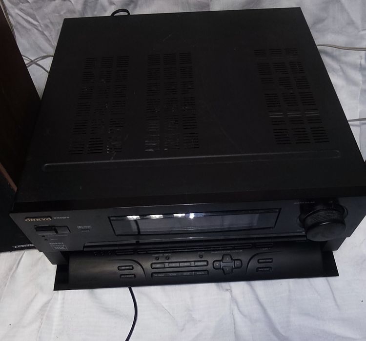 Amplituner Onkyo TX- DS939