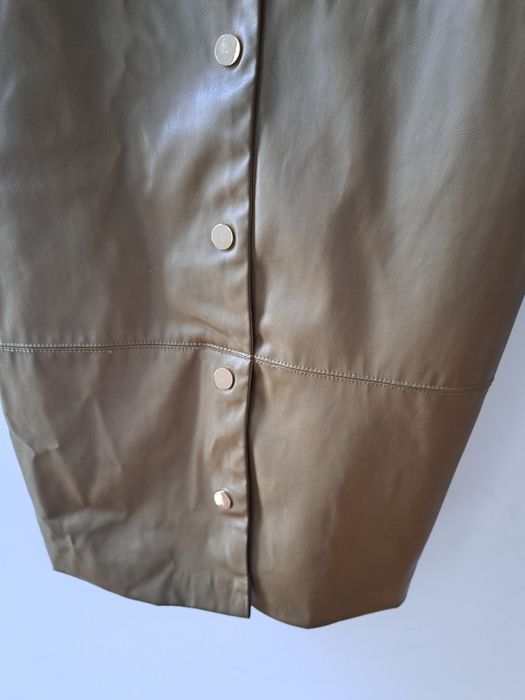 Vestido Zara em semi pele verde M