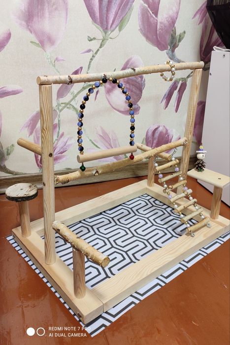 Присада для папуг, стенд