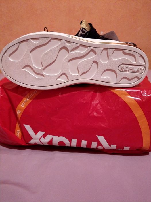 Wyprzedaż: Sneakersy damskie Replay.
