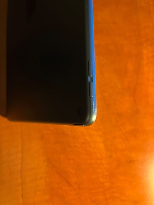 iPad Air 3 Gen 256 GB lekko uszkodzony