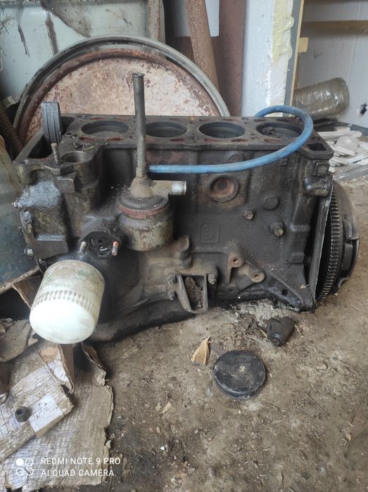 Продам двигун на ВАЗ 2103
