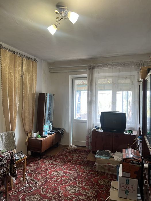 Продаж Тесленка 20, площа Володимира Великого, пл. Артема, під ремонт