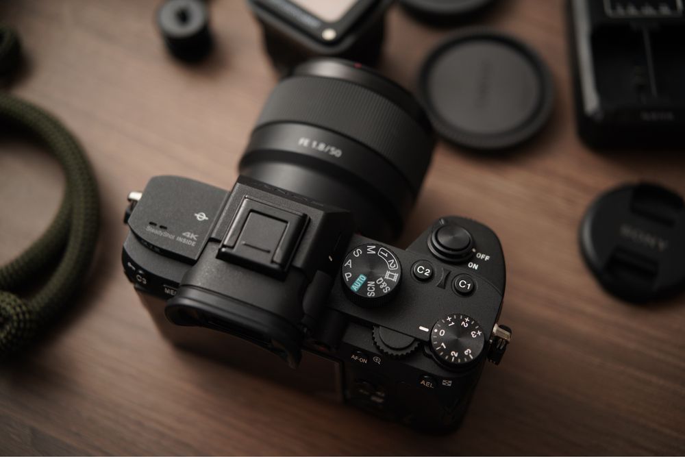 Sony A7 lll  + lente e acessórios