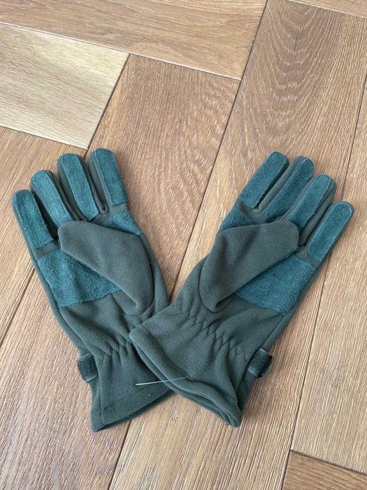 Zielone rękawice polarowe