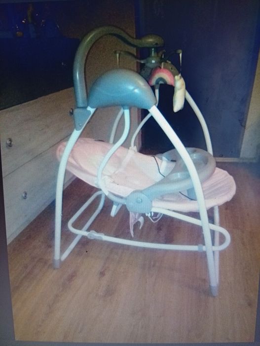 Гойдалка.повністю робоча,поставити лиш батарейки.