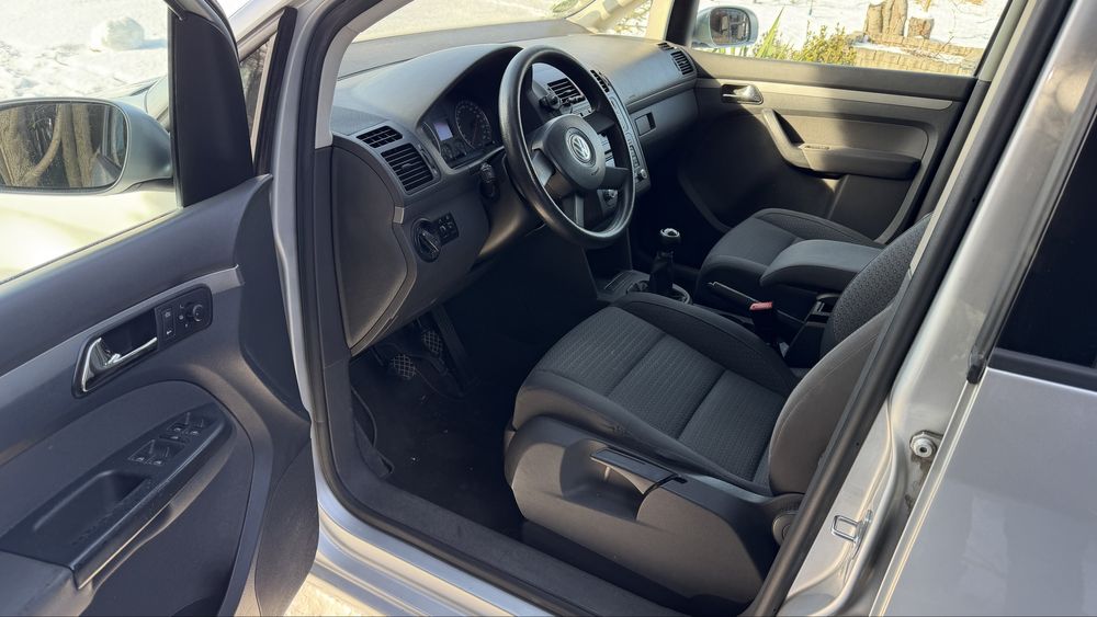 Volkswagen Touran 2.0 tdi 140 KM climatronic tempomat alufelgi zadbany