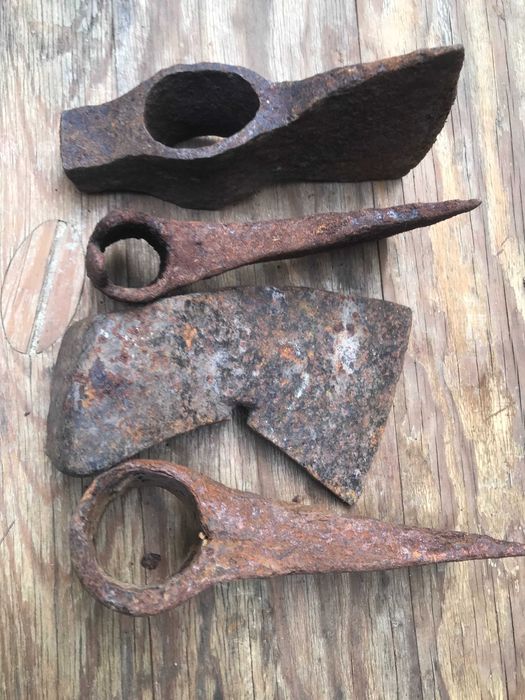 топор старинный..