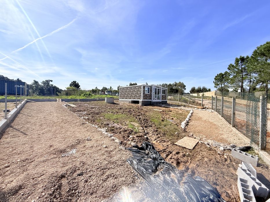 Casa modular em terreno rustico