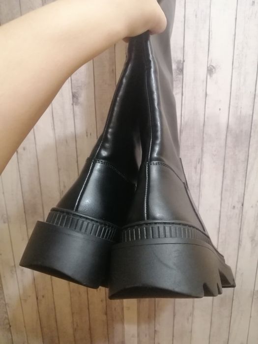 Чорні чоботи труби MNG