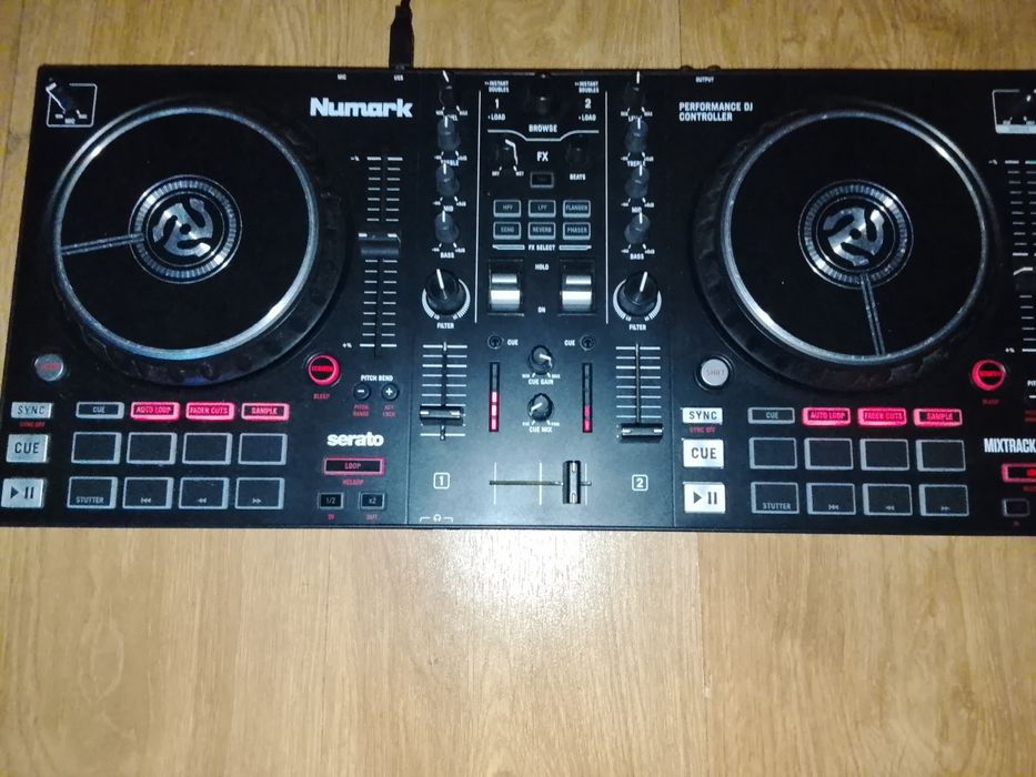Mesa de mistura Numark