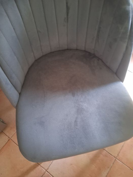 Mesa de jantar + 4 cadeiras veludo