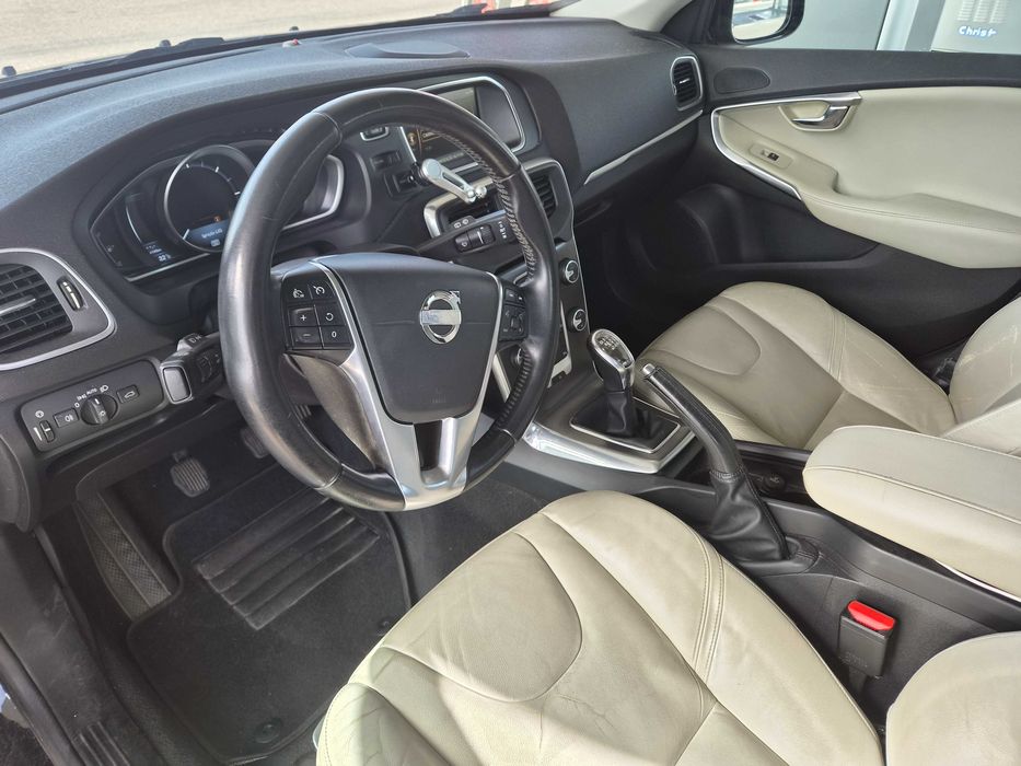 Volvo V40 D2 2012 Preto