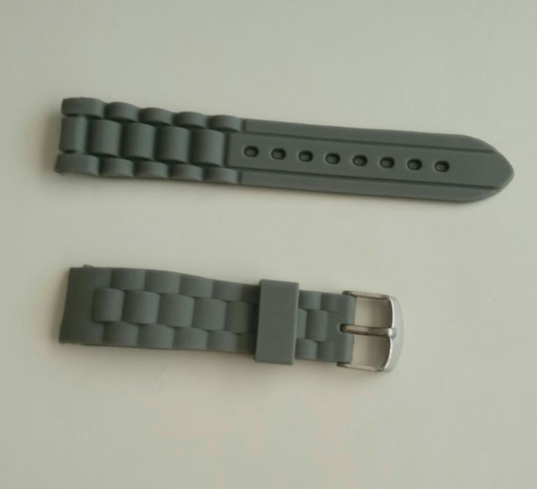 Bracelete cinzenta para relógio