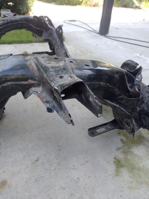 Підрамник задній Tesla Model Y 1044580-00-D