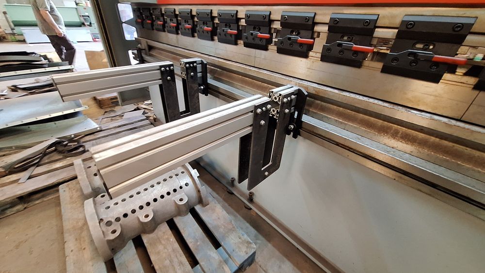 Quinadeira CNC PCN3160