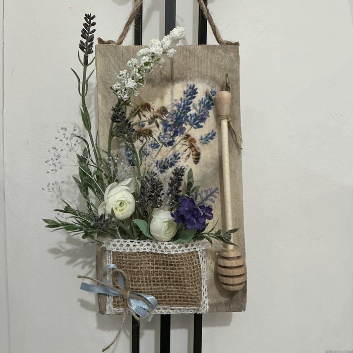 Dekoracja na desce, decoupage