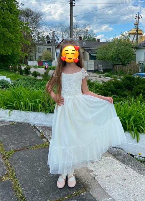 Сукня для дівчинки H&M молочна 112-128 см ідеальна