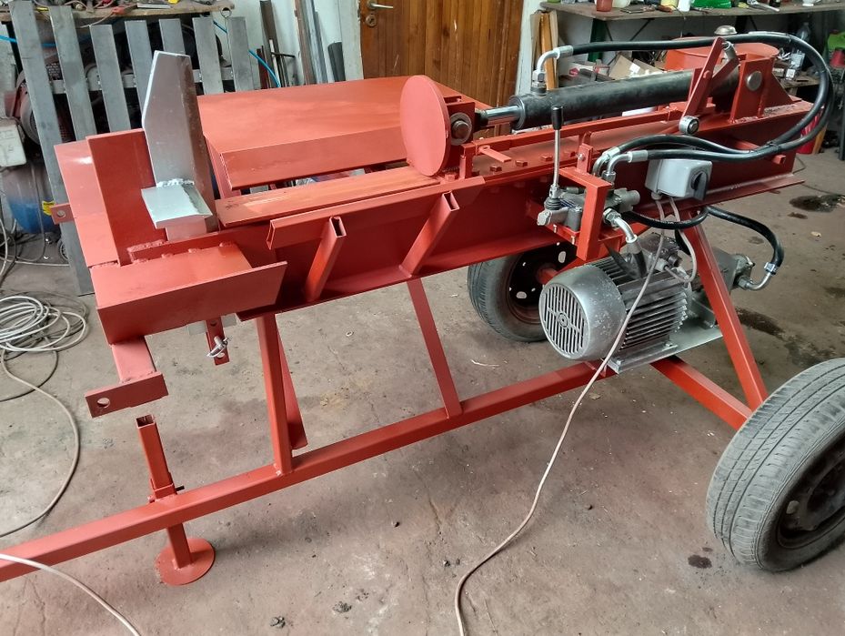 Łuparka hydrauliczna , rębak do drewna (sosna brzoza jesion klon grab)