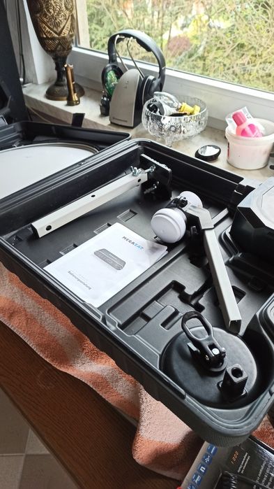 Antena satelitarna plus dekoder prawie .