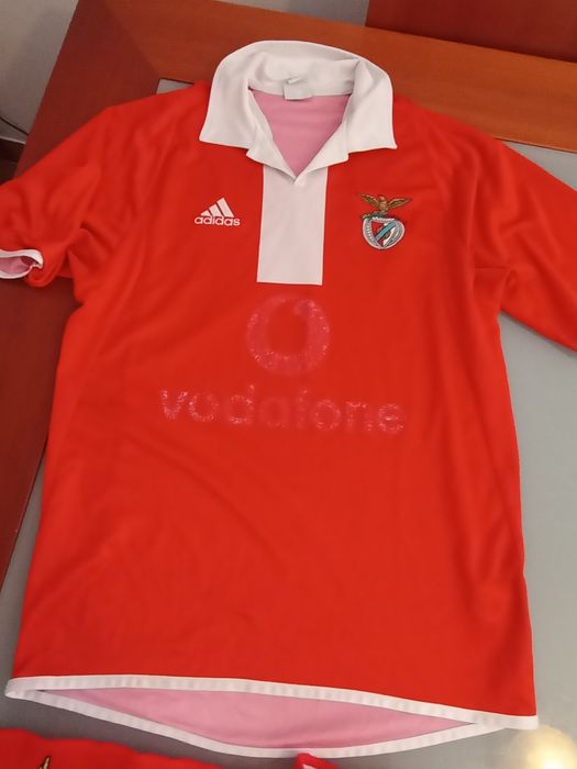 camisola do Benfica - orginal - 2004-2005  + Cachecol	2004 - 2005	vodafone espirito santo adidas