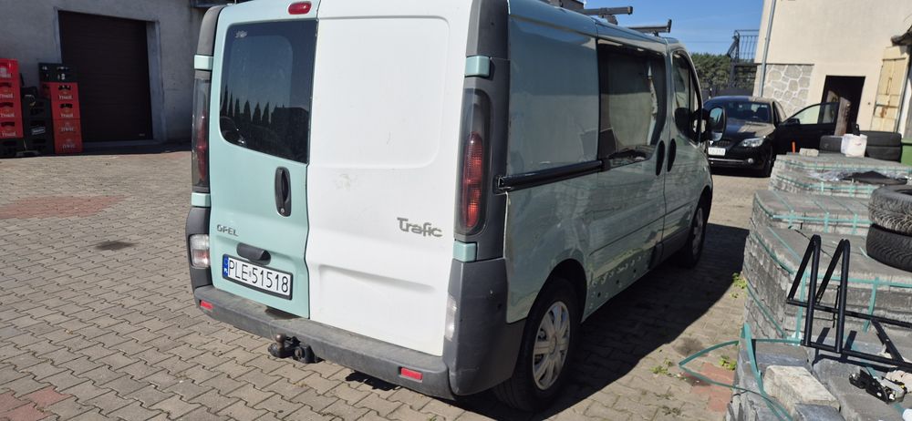 Opel Vivaro 1.9 DCI 100KM HAK