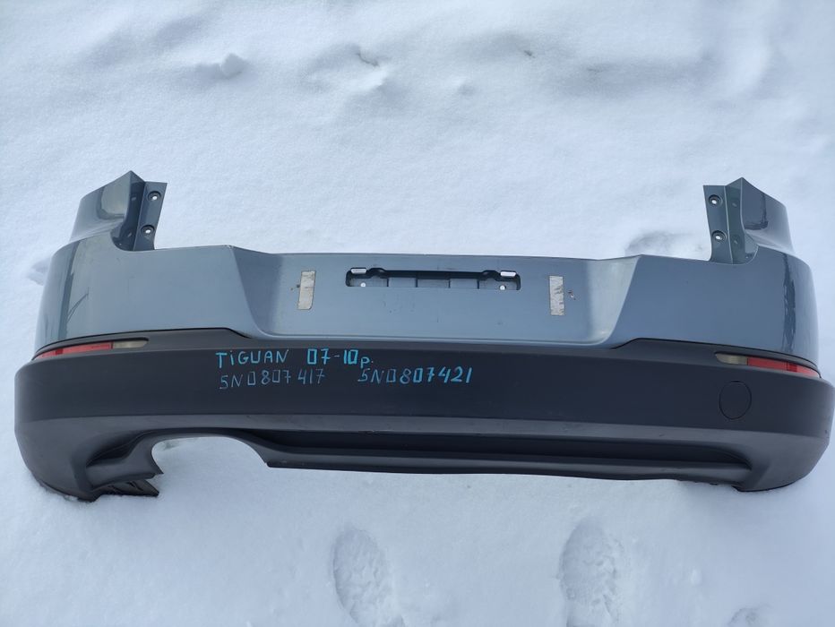 Volkswagen Tiguan 2007-2010 задній бампер комплектний  5N0807421