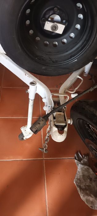 Atrelado 300kg em otimo estado
