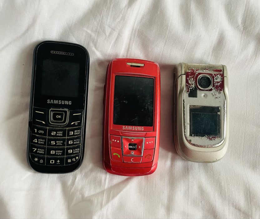 Старі кнопкові телефони, непрацюючі, на запчастини, для розборки