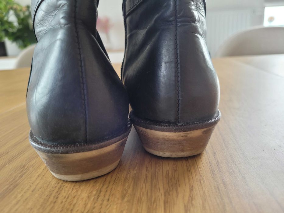 Nowe skórzane kozaki Reserved 37.