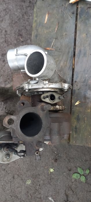 Турбіна на тойоту авенсіс 2.2дизель