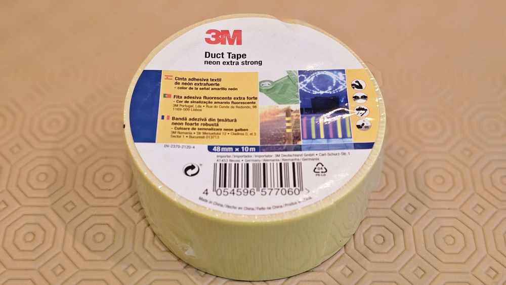 3M Extra-Strong Fluorescent Tape64585403331714121