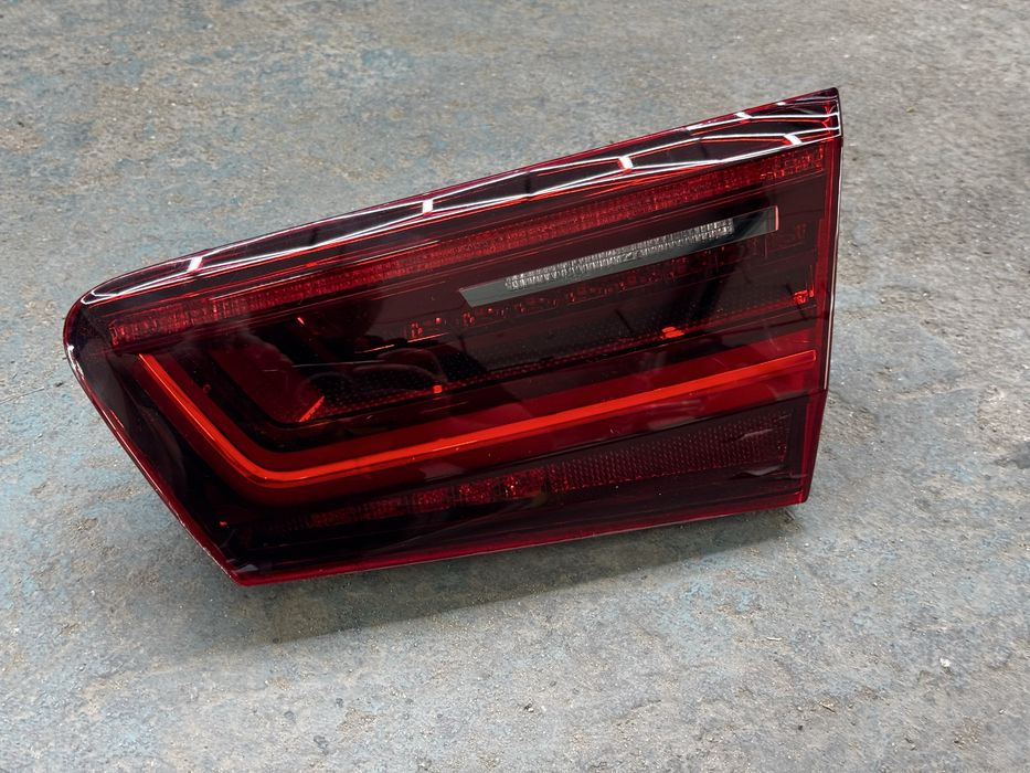 Audi A6 C7 рест задній ліхтар правий в кришку багажника Фонарь