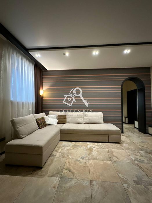 Продаж будинку по вул. В.Бизова ( Якіра )