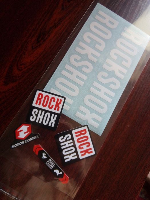 Наклейка на вилку RockShox Рок шок boxxer yari recon judy pike