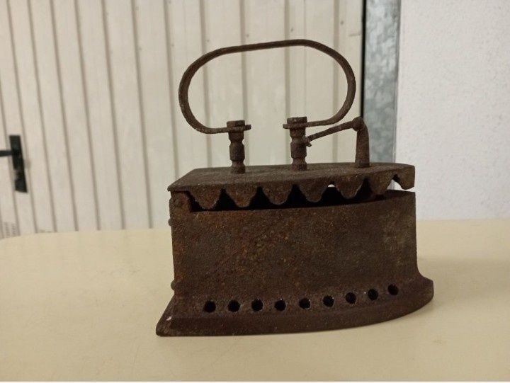 Ferro Carvão Antigo