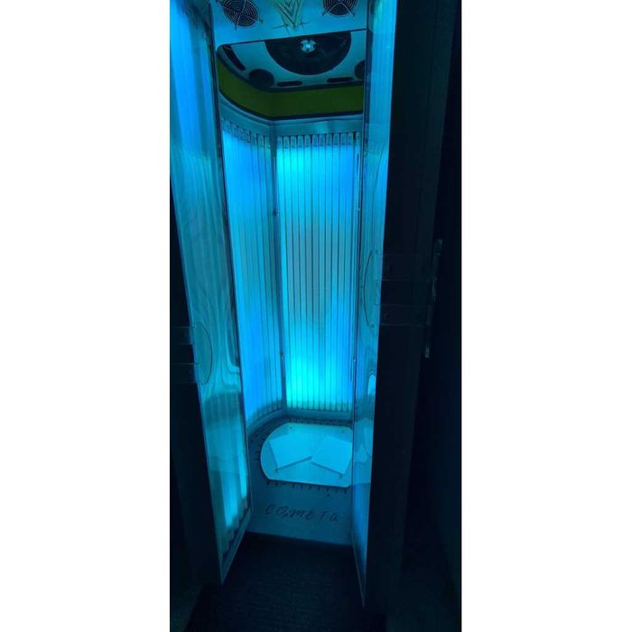 Solarium stojące Cometa 60 lamp + kompletna zabudowa/szatnia