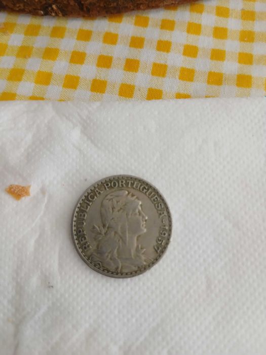 Moedas de 1 escudo ano 1957