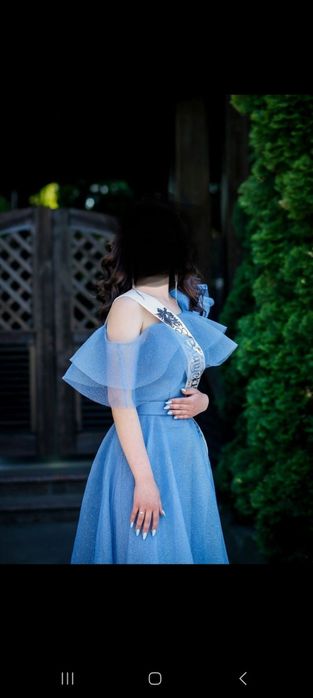 Продаю випускну сукню