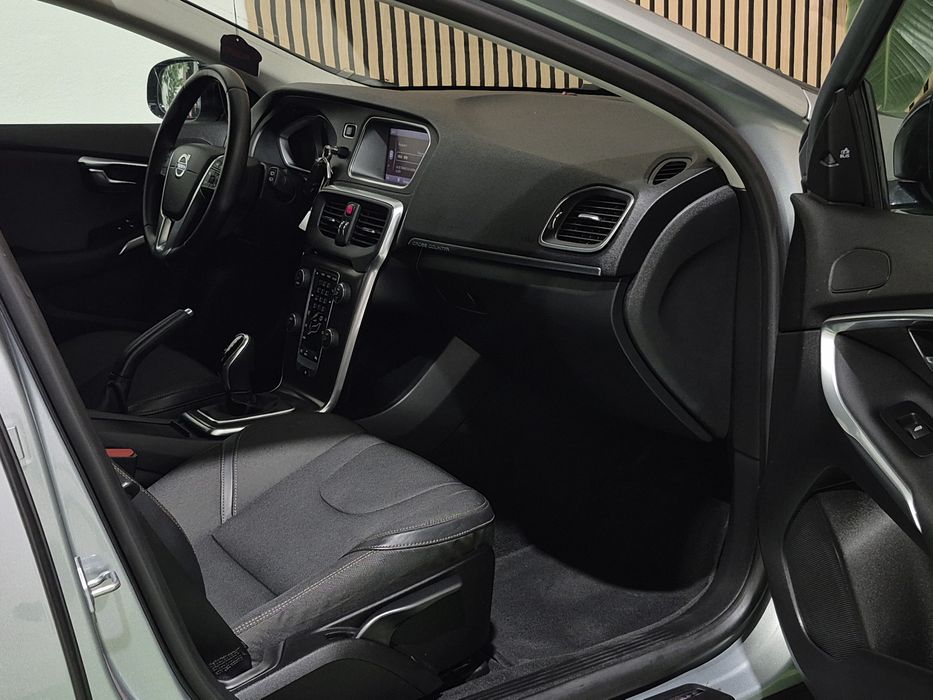 Volvo V40 1.6D - AUTOMÁTICA - CROSS COUNTRY | GARANTIA | NACIONAL - 117.000Kms