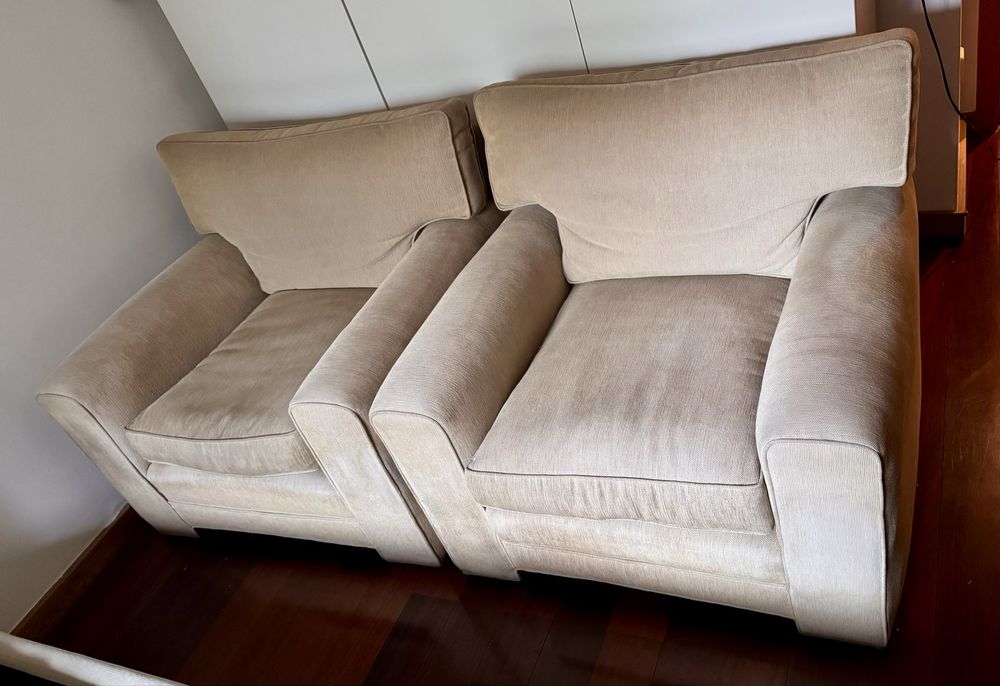 Par de sofás individuais