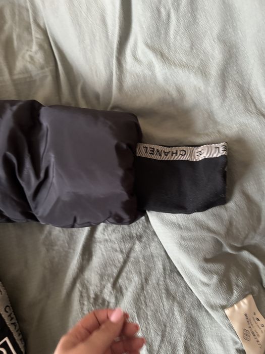 Пуховік CHANEL чорний