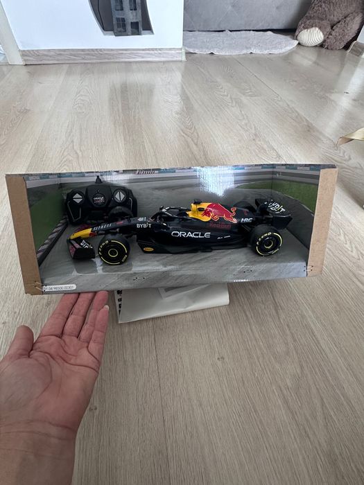 Машинка на радіокеруванні Red Bull Formula