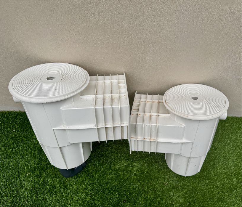 2 skimmers de piscina