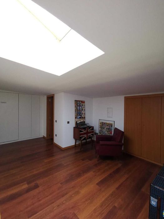 Apartamento T1+1 Duplex Loft mobilado e com varanda junto ao Hospital São João