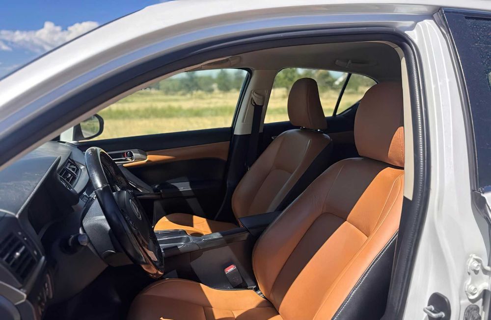 Lexus CT 200h      2017