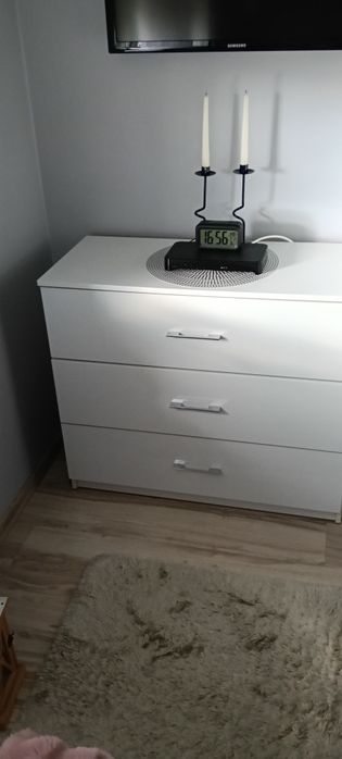 Sprzedam komodę w bardzo dobrym stanie.